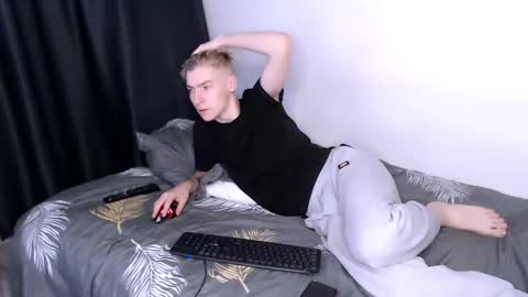 Snapshot of mrsexycum4u chatting on December 2024 11:54:01 AM Adam online show from December 2024 11:54:01 AM