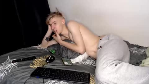 Snapshot of mrsexycum4u chatting on December 2024 03:12:01 PM Adam online show from December 2024 03:12:01 PM