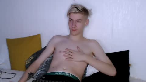 Snapshot of mrsexycum4u chatting on December 2024 03:35:01 AM Adam online show from December 2024 03:35:01 AM