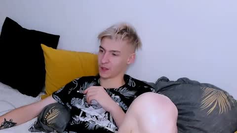 Snapshot of mrsexycum4u chatting on December 2024 03:16:02 PM Adam online show from December 2024 03:16:02 PM