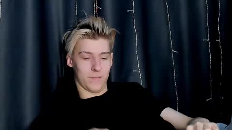 Snapshot of mrsexycum4u chatting on December 2024 10:51:01 PM Adam online show from December 2024 10:51:01 PM