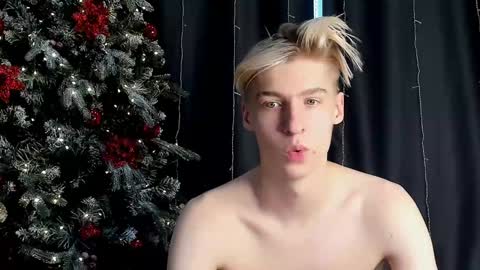 Snapshot of mrsexycum4u chatting on December 2024 09:39:02 AM Adam online show from December 2024 09:39:02 AM