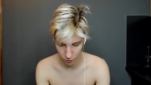 Snapshot of mrsexycum4u chatting on December 2024 04:49:02 AM Adam online show from December 2024 04:49:02 AM