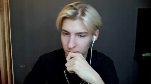 Snapshot of mrsexycum4u chatting on January 2025 01:03:02 PM Adam online show from January 2025 01:03:02 PM