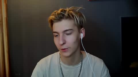 Snapshot of mrsexycum4u chatting on January 2025 04:28:02 PM Adam online show from January 2025 04:28:02 PM