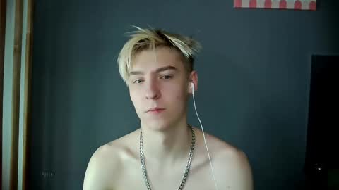 Snapshot of mrsexycum4u chatting on January 2025 09:02:01 AM Adam online show from January 2025 09:02:01 AM