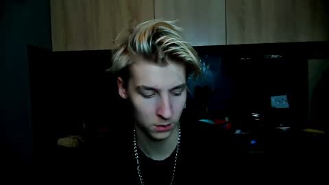 Snapshot of mrsexycum4u chatting on January 2025 12:02:01 AM Adam online show from January 2025 12:02:01 AM