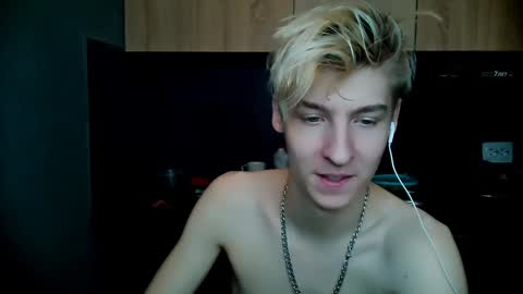 Snapshot of mrsexycum4u chatting on January 2025 07:10:01 PM Adam online show from January 2025 07:10:01 PM