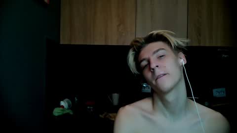 Snapshot of mrsexycum4u chatting on January 2025 01:08:01 AM Adam online show from January 2025 01:08:01 AM