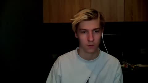 Snapshot of mrsexycum4u chatting on February 2025 03:52:02 AM Adam online show from February 2025 03:52:02 AM