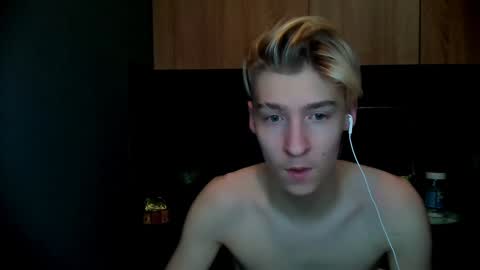 Snapshot of mrsexycum4u chatting on February 2025 04:14:02 AM Adam online show from February 2025 04:14:02 AM