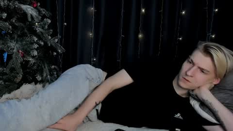 Snapshot of mrsexycum4u chatting on February 2025 10:25:02 AM Adam online show from February 2025 10:25:02 AM