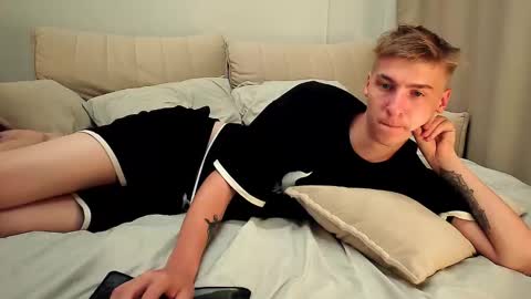 Snapshot of mrsexycum4u chatting on September 2025 11:26:02 PM Adam online show from September 2025 11:26:02 PM