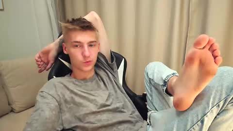 Snapshot of mrsexycum4u chatting on September 2025 11:54:01 AM Adam online show from September 2025 11:54:01 AM