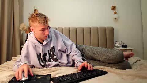 Snapshot of mrsexycum4u chatting on September 2025 07:51:02 AM Adam online show from September 2025 07:51:02 AM