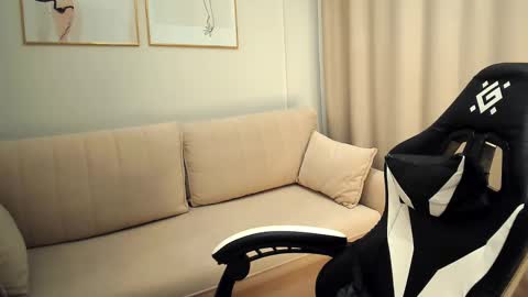 Snapshot of mrsexycum4u chatting on September 2025 01:53:01 AM Adam online show from September 2025 01:53:01 AM