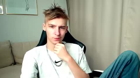 Snapshot of mrsexycum4u chatting on October 2025 11:49:02 PM Adam online show from October 2025 11:49:02 PM