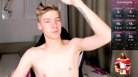 Snapshot of mrsexycum4u chatting on October 2025 10:27:01 AM Adam online show from October 2025 10:27:01 AM