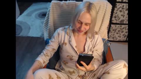 Sasha online show from October 2025 06:25:02 PM