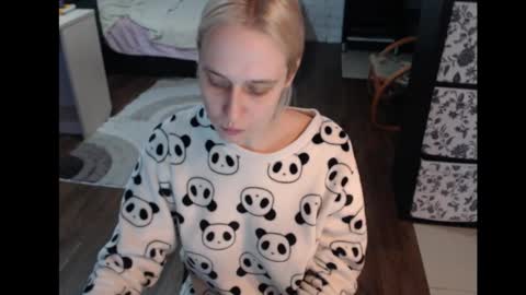 Snapshot of mrsluck chatting on January 2026 06:52:02 AM Sasha online show from January 2026 06:52:02 AM
