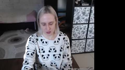 Snapshot of mrsluck chatting on February 2026 09:16:02 AM Sasha online show from February 2026 09:16:02 AM
