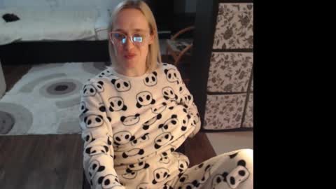 Snapshot of mrsluck chatting on March 2026 02:55:02 PM Sasha online show from March 2026 02:55:02 PM