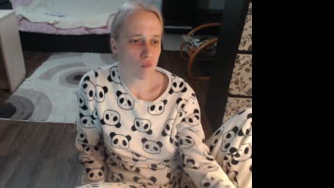 Snapshot of mrsluck chatting on April 2026 02:12:02 AM Sasha online show from April 2026 02:12:02 AM