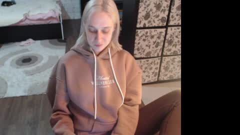 Snapshot of mrsluck chatting on April 2026 07:08:01 PM Sasha online show from April 2026 07:08:01 PM