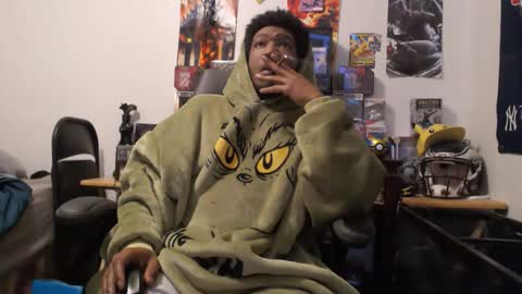 Snapshot of mrsoonicexrated chatting on December 2025 09:40:01 AM mrsoonicexrated online show from December 2025 09:40:01 AM