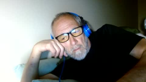 mrtease5 online show from April 2026 08:28:02 PM