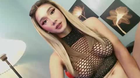 chloe online show from December 2025 06:01:02 AM