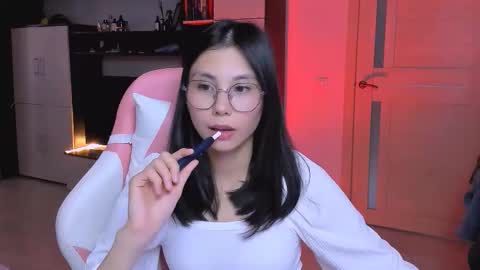 Snapshot of ms_emily_ chatting on October 2025 12:36:02 PM ms_emily_ online show from October 2025 12:36:02 PM