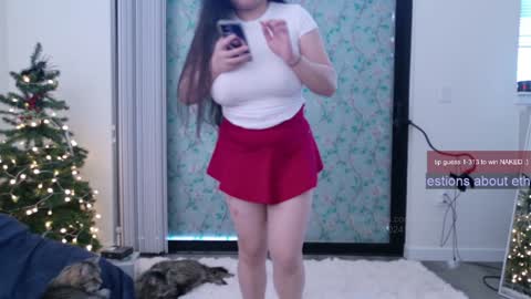 Snapshot of ms_mochii chatting on December 2024 07:49:02 PM R o r i SnapChat heyroriv2 wednesday - sunday Noon oclock mountain - 5pm mountain online show from December 2024 07:49:02 PM