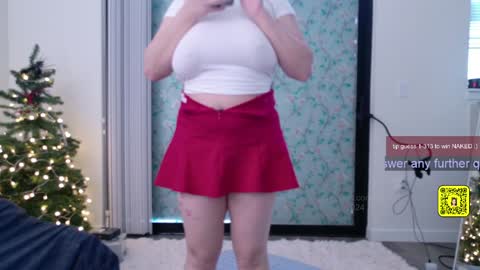 Snapshot of ms_mochii chatting on December 2024 10:51:01 PM R o r i SnapChat heyroriv2 wednesday - sunday Noon oclock mountain - 5pm mountain online show from December 2024 10:51:01 PM