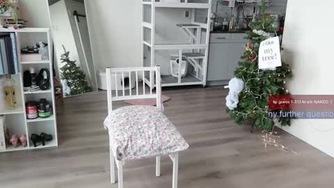 Snapshot of ms_mochii chatting on October 2025 06:40:02 PM R o r i SnapChat heyroriv2 wednesday - sunday Noon oclock mountain - 5pm mountain online show from October 2025 06:40:02 PM