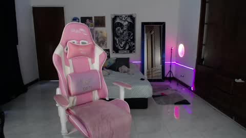 Manuela3 online show from May 2026 05:53:02 PM