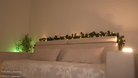 Snapshot of ms_seductive chatting on December 2024 03:20:02 PM Your M online show from December 2024 03:20:02 PM