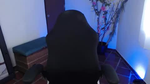 Sofia online show from December 2025 04:23:02 PM