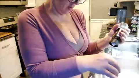 msmomy69 online show from December 2025 03:27:02 PM