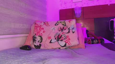 Manuela  online show from February 2025 09:15:01 AM