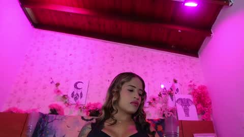 Manuela  online show from October 2025 03:04:01 AM