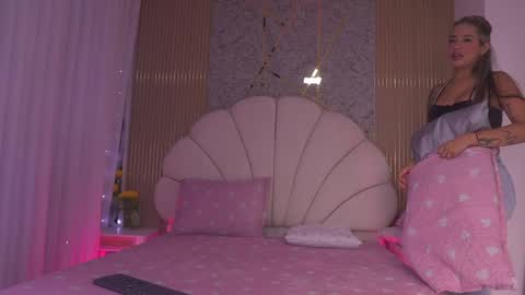 Manuela  online show from May 2026 03:12:02 AM