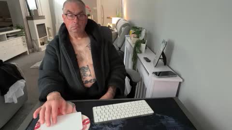 Snapshot of mtb1697 chatting on October 2025 08:34:02 AM mtb1697 online show from October 2025 08:34:02 AM