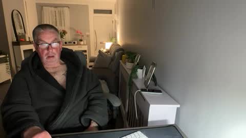 Snapshot of mtb1697 chatting on October 2025 11:05:02 PM mtb1697 online show from October 2025 11:05:02 PM