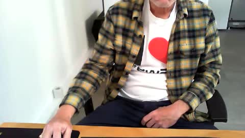 mucfag online show from May 2026 07:03:02 AM