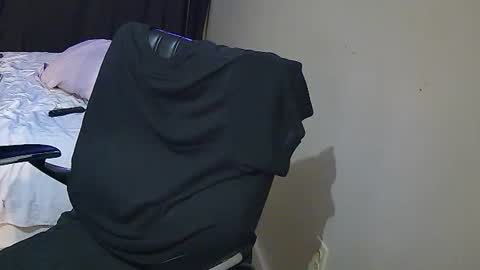 Snapshot of muffdiver718 chatting on January 2025 07:03:01 AM Muffdiver online show from January 2025 07:03:01 AM