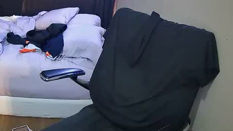 Snapshot of muffdiver718 chatting on February 2025 06:32:02 PM Muffdiver online show from February 2025 06:32:02 PM