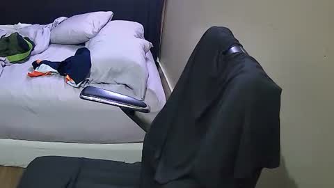 Snapshot of muffdiver718 chatting on February 2025 01:58:02 AM Muffdiver online show from February 2025 01:58:02 AM