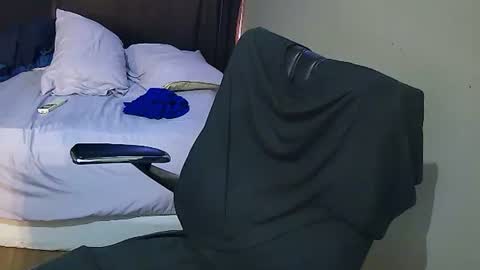 Snapshot of muffdiver718 chatting on February 2025 12:17:02 PM Muffdiver online show from February 2025 12:17:02 PM