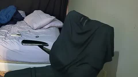 Snapshot of muffdiver718 chatting on February 2025 11:43:01 AM Muffdiver online show from February 2025 11:43:01 AM